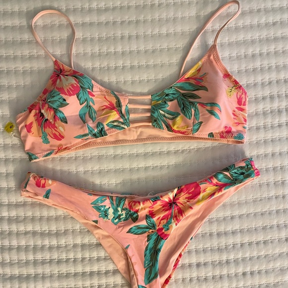 Rip Curl Paradise Found Reversible bikini - Picture 4 of 7